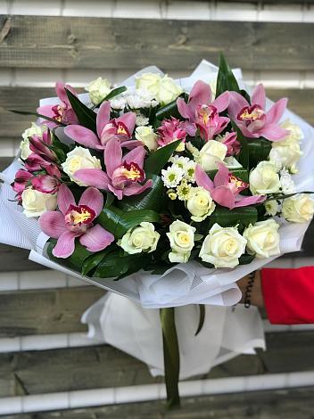 Букет цветов из: Розы и Хризантемы в Глажево