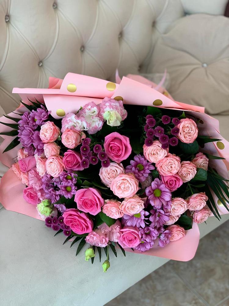 Букет цветов из: Хризантемы, Розы и Лизиантусы в Глажево