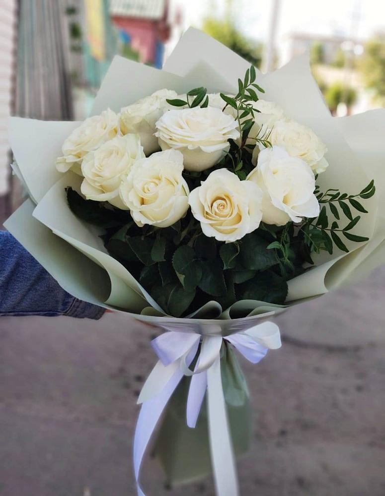 Букет Белые розы Проуд в Глажево