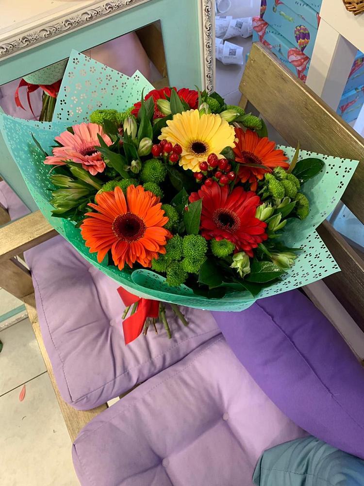 Букет цветов из: Герберы, Хризантемы и Альстромерии в Глажево