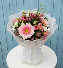 Букет цветов из:  Герберы, Альстромерии и Лизиантусы в Глажево