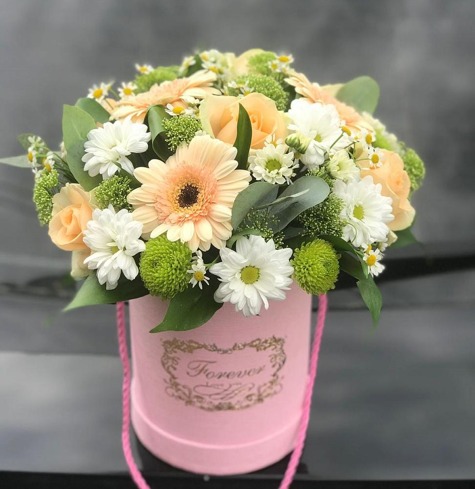 Цветочная композиция из Розы, Герберы и Хризантемы в шляпной коробке в Глажево