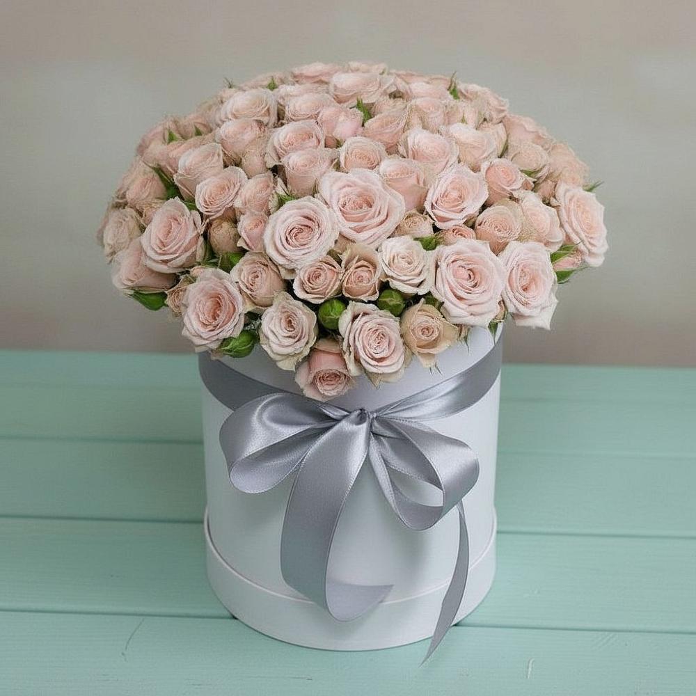 Цветочная композиция из Розы в шляпной коробке в Глажево