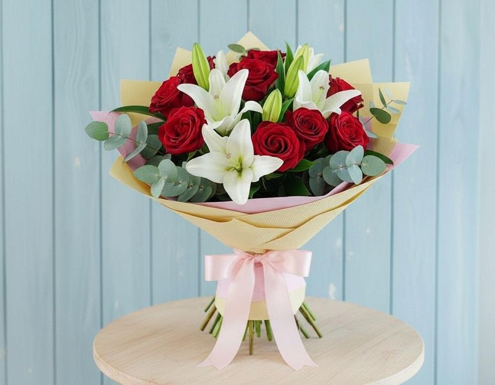 Букет цветов из: Лилии и Розы в Глажево